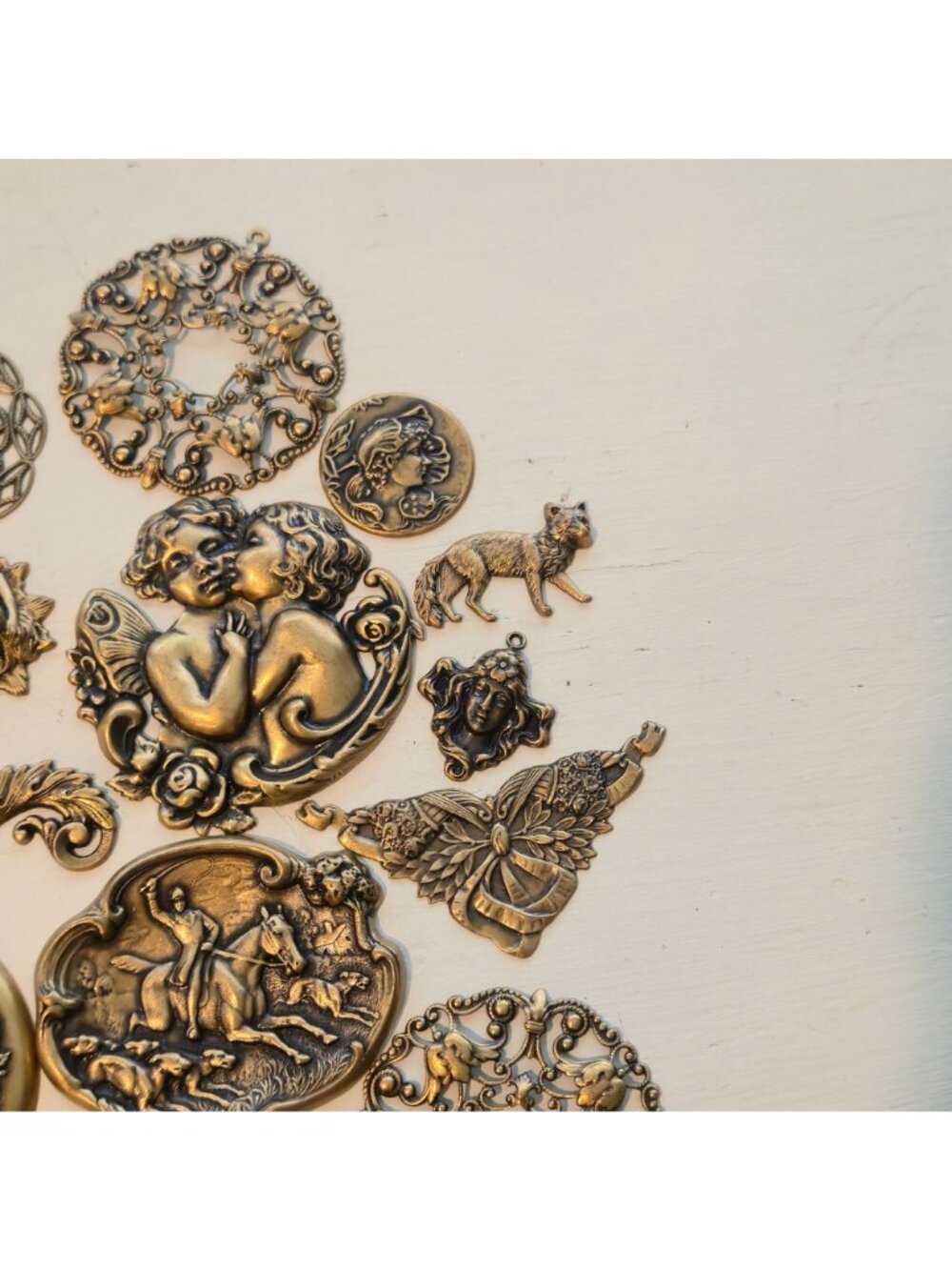 Art Nouveau style Brass Stampings LOT findings Jewelry Crafts Embellishment x30 - Picture 9 of 13
